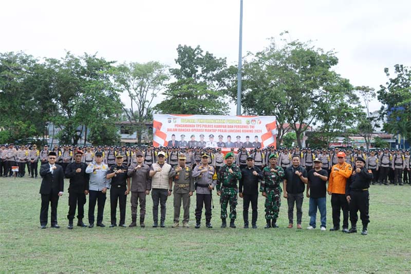 Upacara pemberangkatan personil Pengamanan Tempat Pemungutan Suara (PAM TPS)  Polres Kampar 