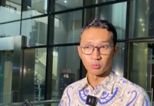 Suhardiman Amby dan Sekda Kuansing Datang ke KPK, Pemeriksaan Berlangsung Intensif